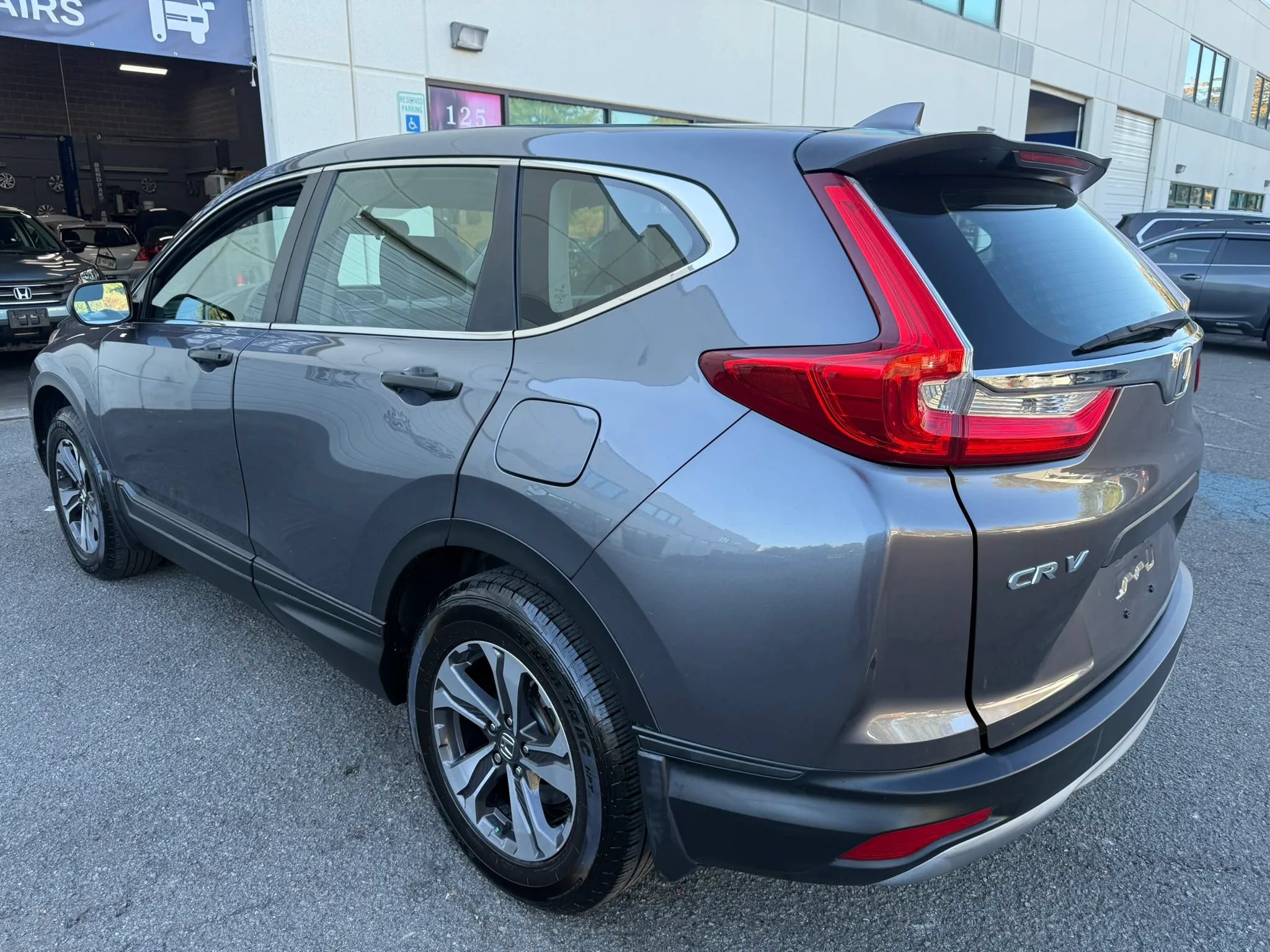 Used 2018 Honda CR-V LX image 15