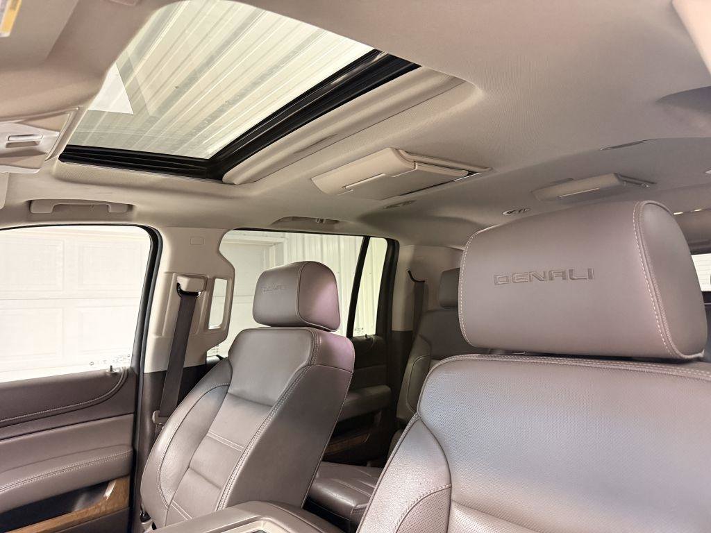 Used 2019 GMC Yukon XL Denali w/ Denali Ultimate Package AWD/4WD image 11