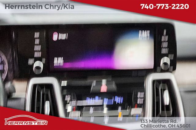 Used 2022 Kia Sorento S w/ Panoramic Sunroof Package AWD/4WD image 8