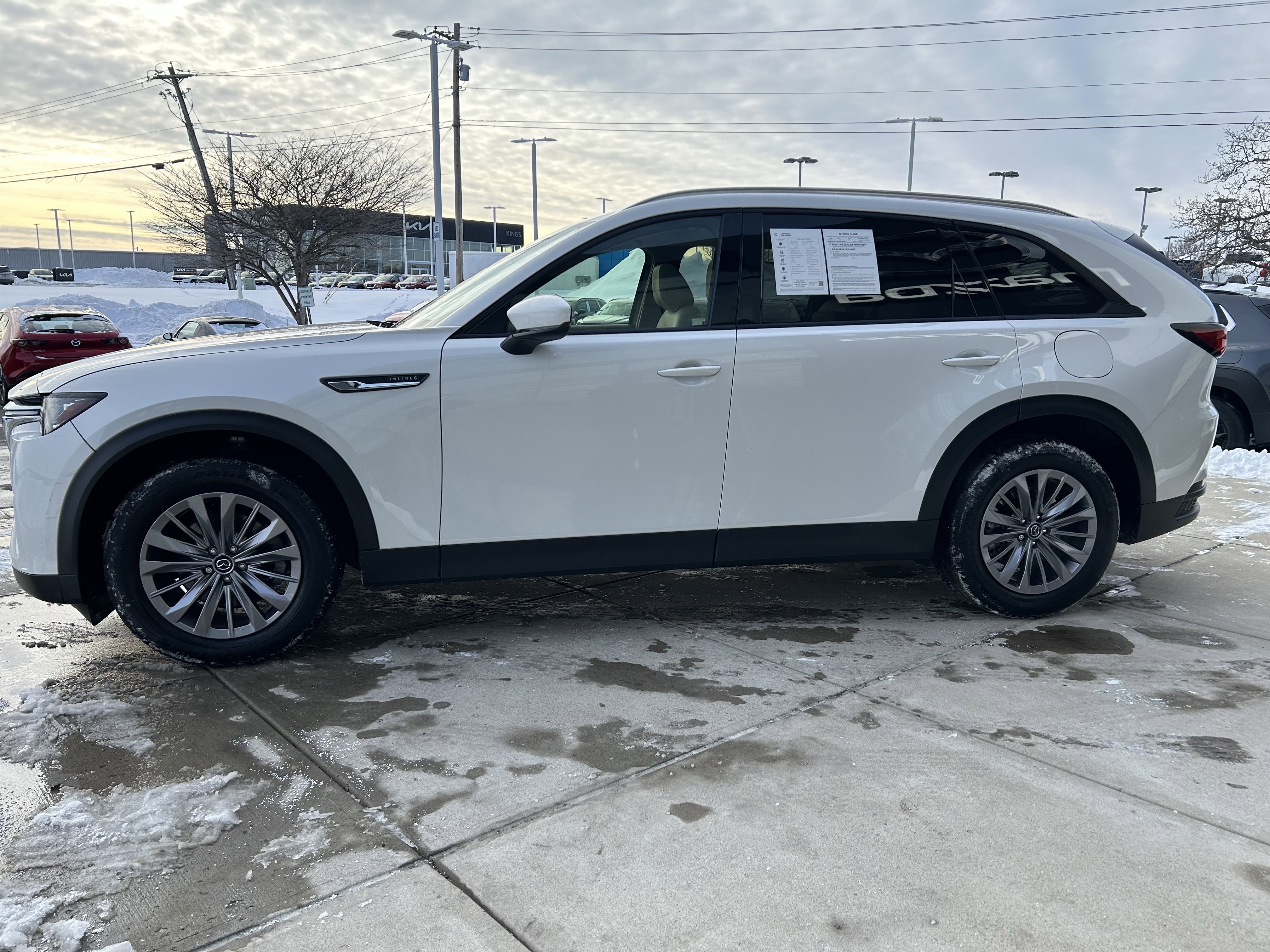 Certified 2025 MAZDA CX-90 3.3 Turbo w/ Preferred Package image 4