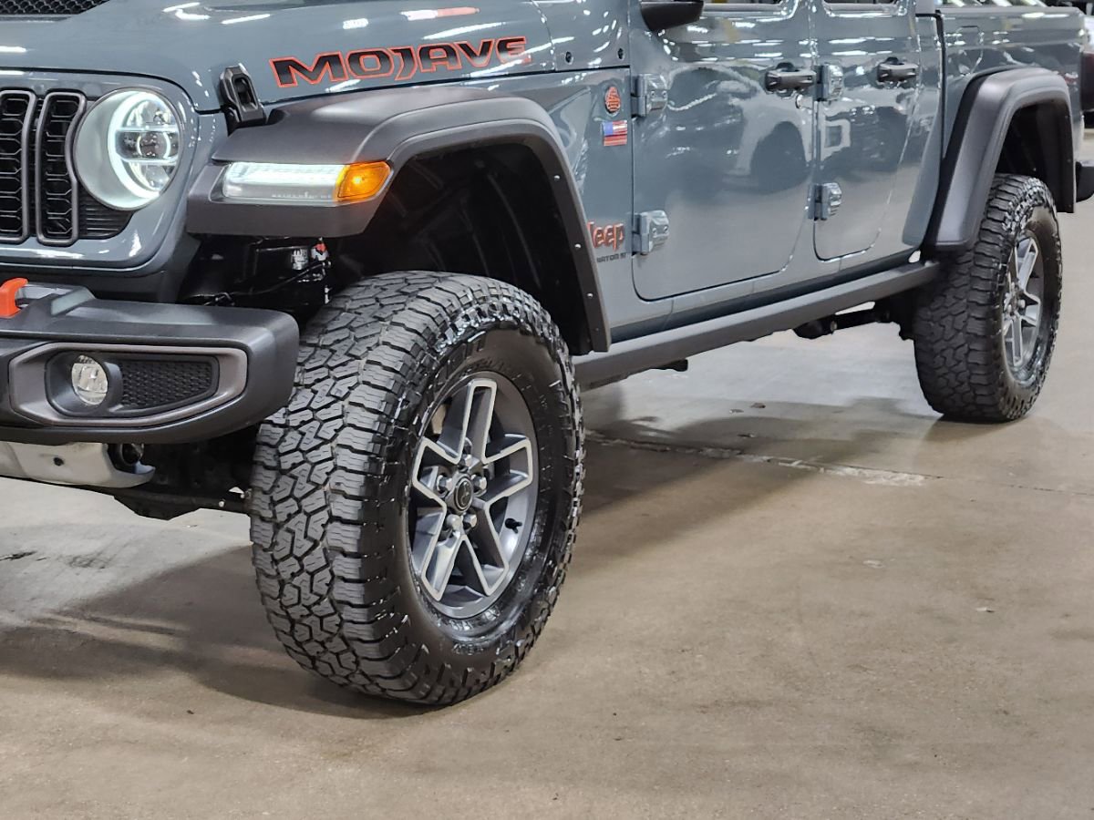 Used 2024 Jeep Gladiator Mojave w/ Technology Group AWD/4WD image 17