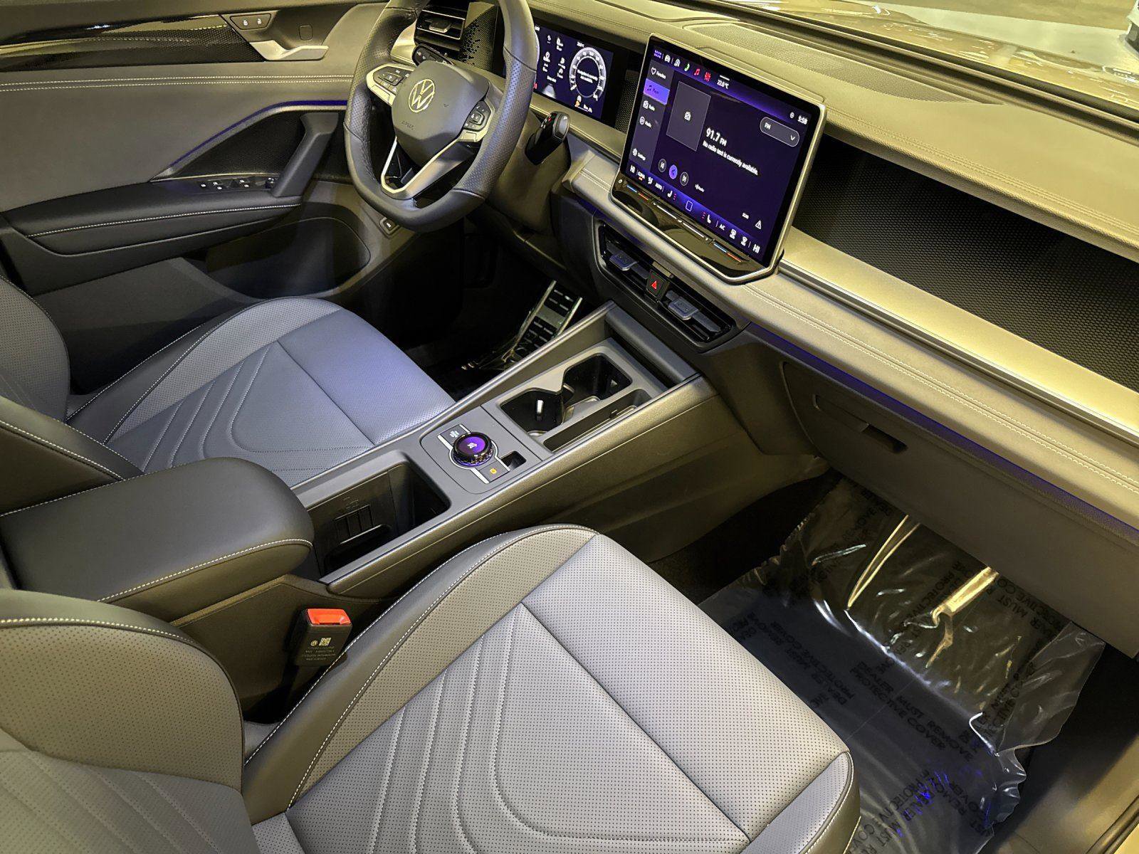 New 2026 Volkswagen Tiguan SE R-Line AWD/4WD image 15