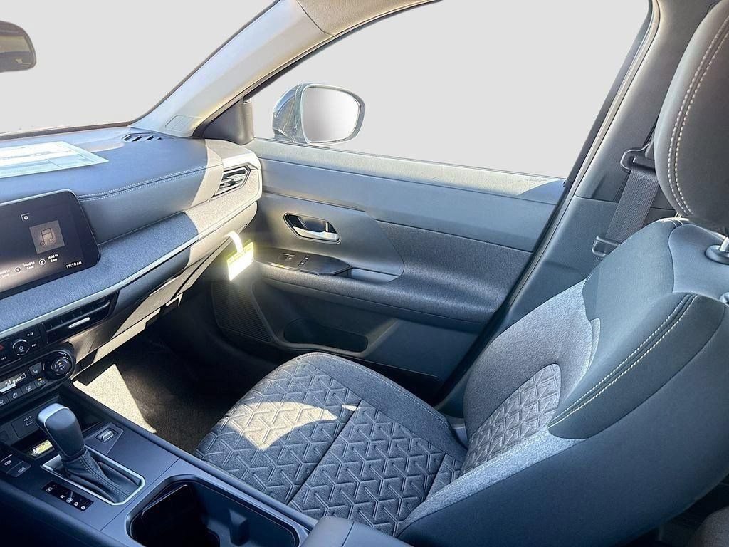 New 2026 Nissan Kicks SV w/ SV Premium Package AWD/4WD image 23
