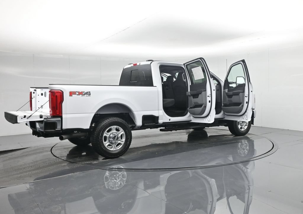 New 2026 Ford F250 XLT w/ FX4 Off-Road Package AWD/4WD image 5