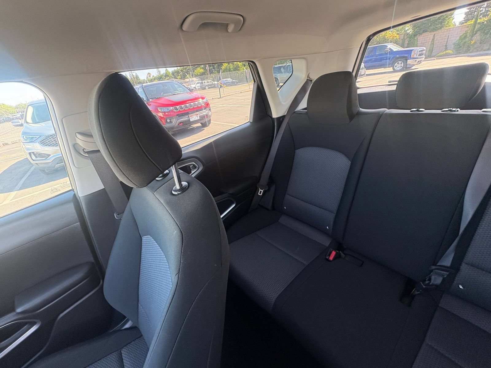 Used 2025 Kia Soul LX w/ LX Technology Package FWD image 37