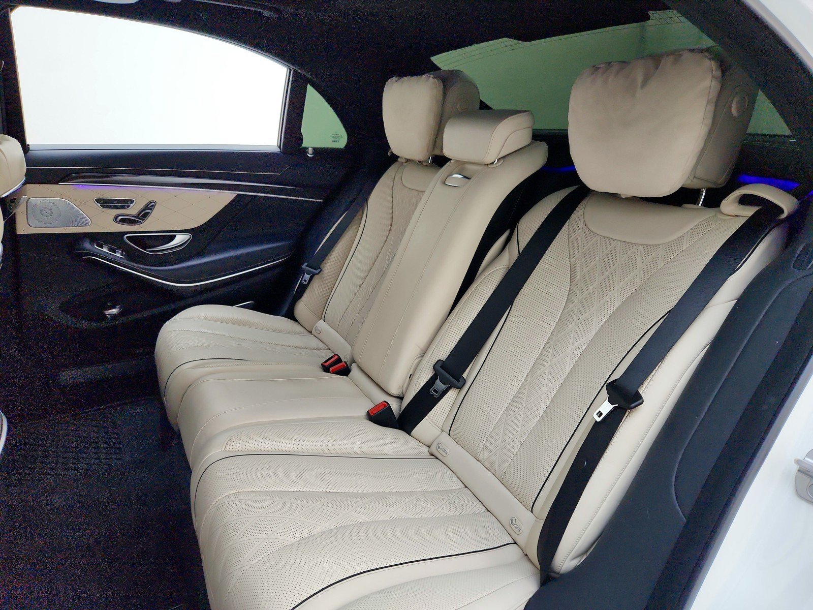 Used 2018 Mercedes-Benz S 560 Sedan image 27