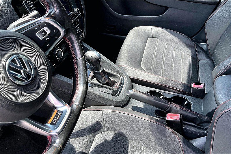 Used 2017 Volkswagen Jetta GLI FWD image 12
