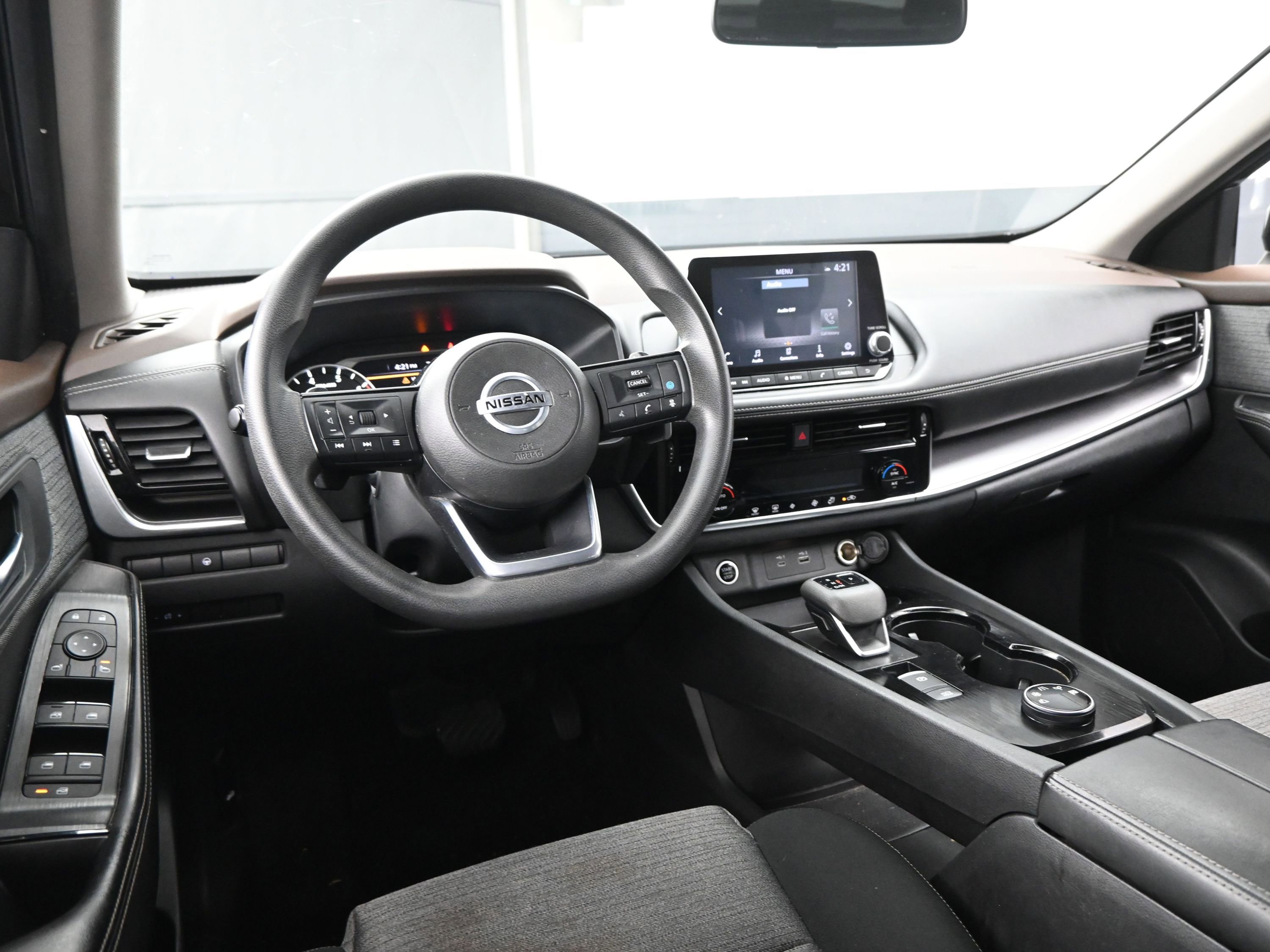 Used 2021 Nissan Rogue SV image 19