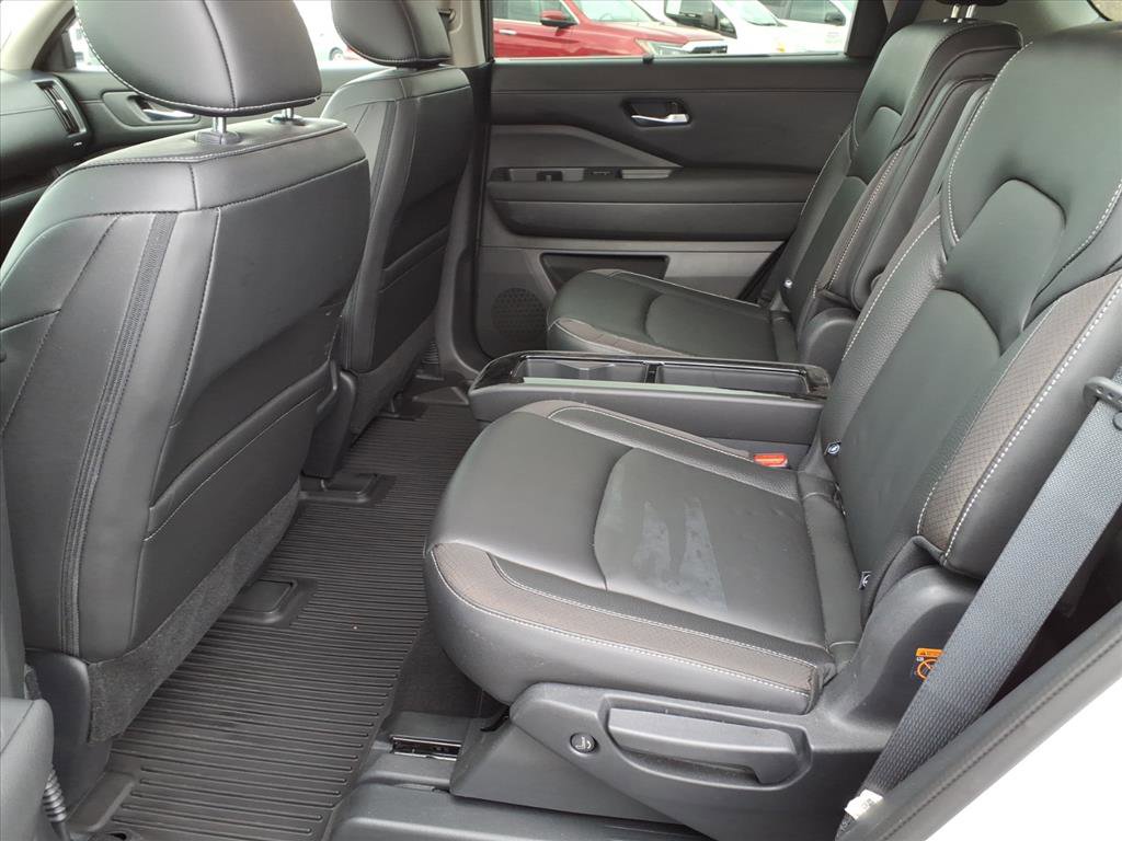 Certified 2023 Nissan Pathfinder SL w/ SL Premium Package image 5