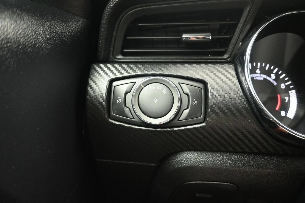 Used 2016 Ford Mustang Coupe RWD image 24