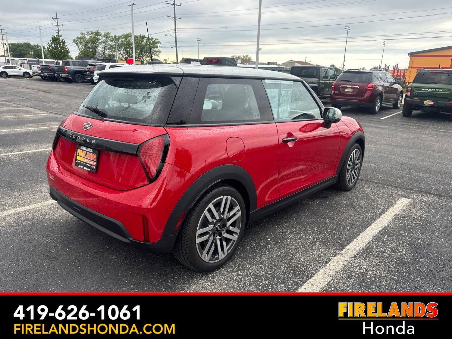 Used 2025 MINI Cooper 2-Door Hardtop FWD image 5