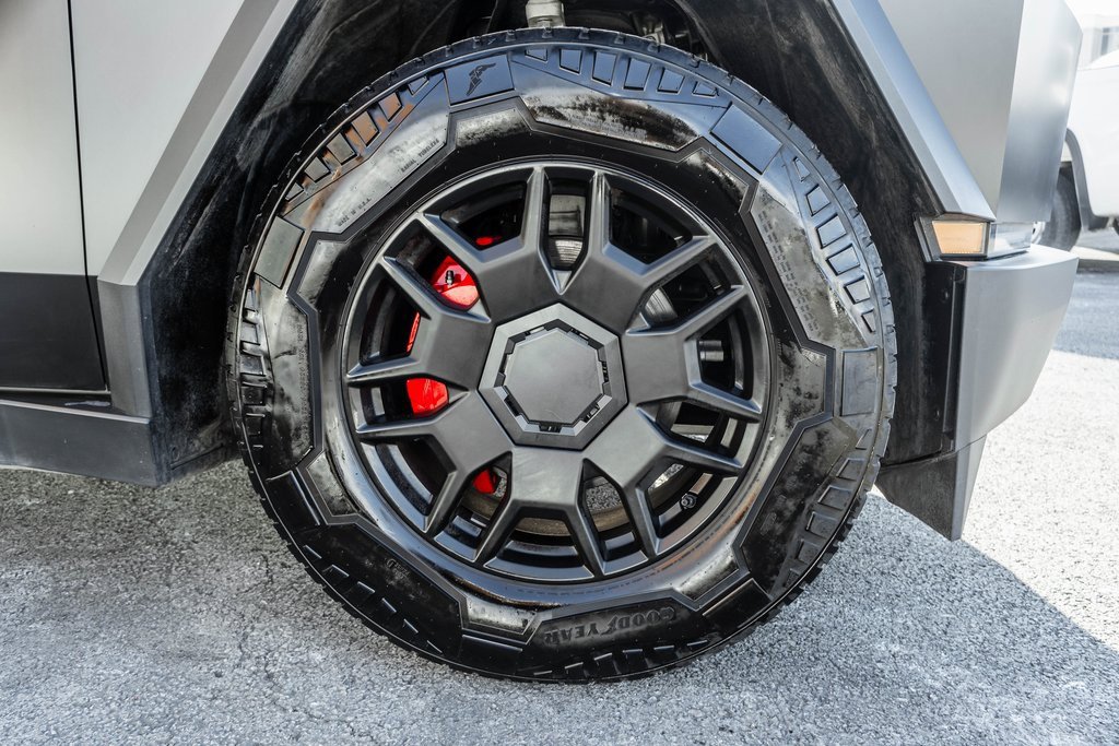 Used 2024 Tesla Cybertruck AWD Crew Cab image 6