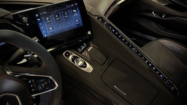 Used 2024 Chevrolet Corvette Stingray Premium Cpe w/ Z51 Performance Package RWD image 5