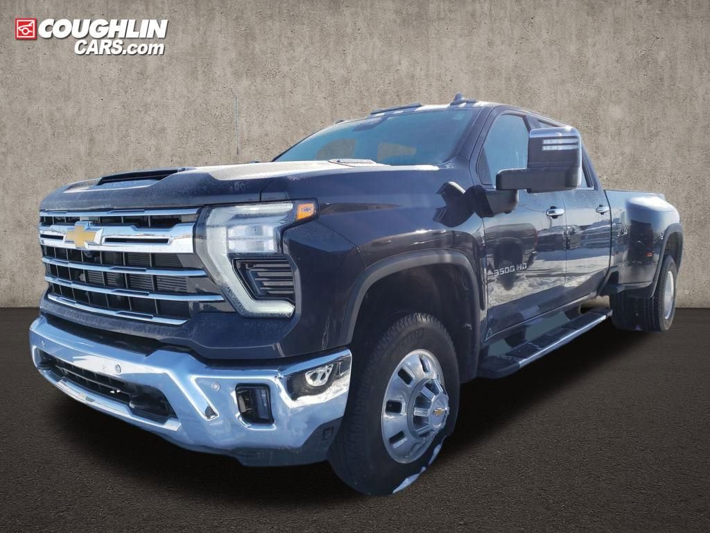 Used 2024 Chevrolet Silverado 3500 LTZ w/ LTZ Plus Package image 2