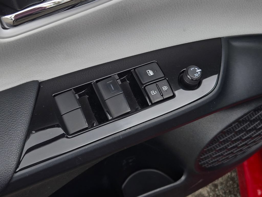 Used 2021 Toyota Prius Limited w/ Premium Convenience Package FWD image 12