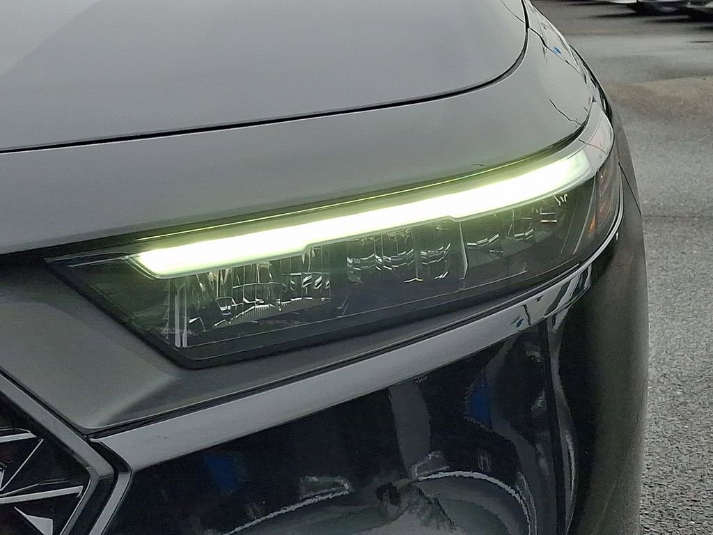 Used 2025 Honda Accord LX image 9