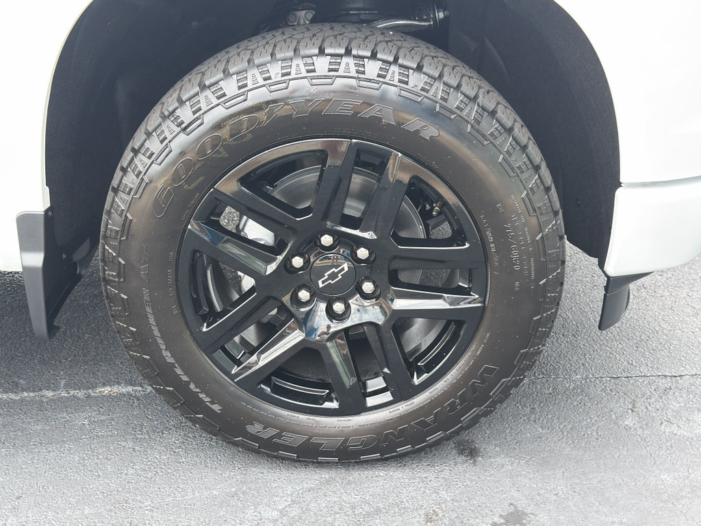 New 2026 Chevrolet Silverado 1500 Custom w/ Turbomax Blackout Package AWD/4WD image 34