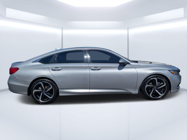 Used 2018 Honda Accord Sport image 2