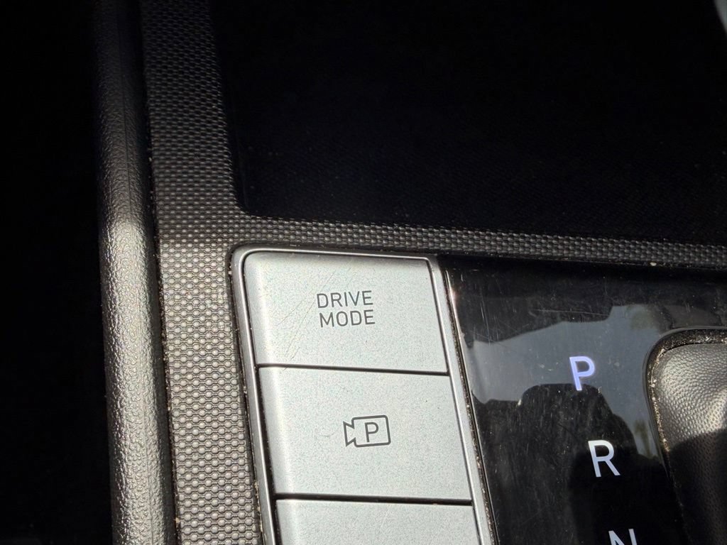 Used 2024 Hyundai Elantra SEL FWD image 18