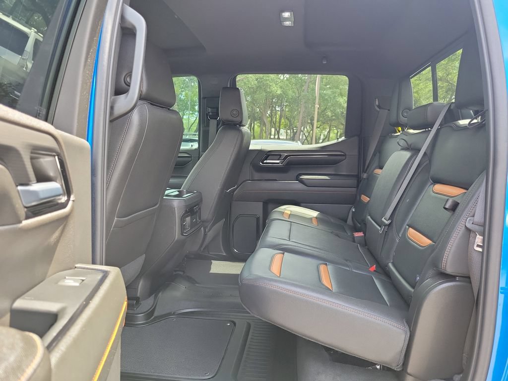 Used 2023 GMC Sierra 1500 AT4 w/ AT4 Premium Package AWD/4WD image 13