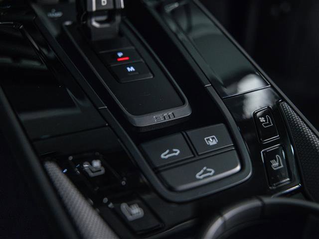 Used 2025 Porsche 911 Carrera image 24