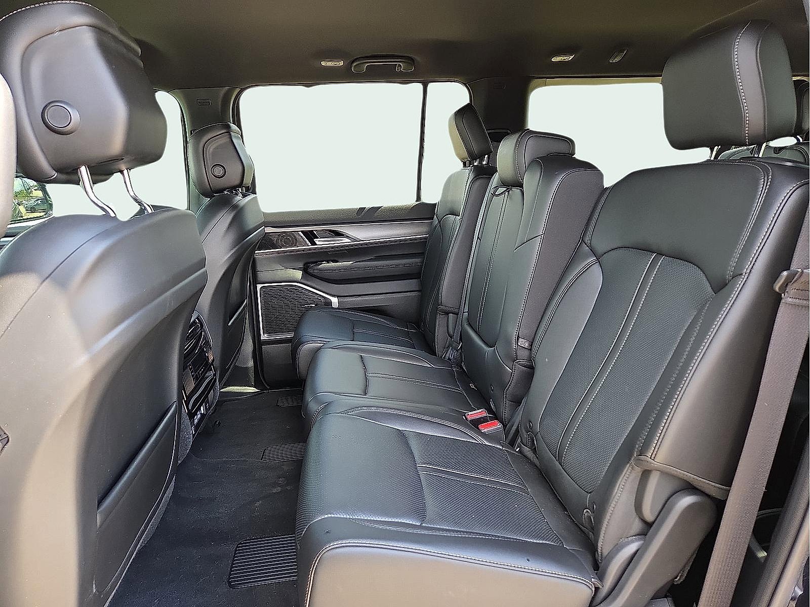 New 2025 Jeep Wagoneer L 4WD w/ Convenience Group I image 11