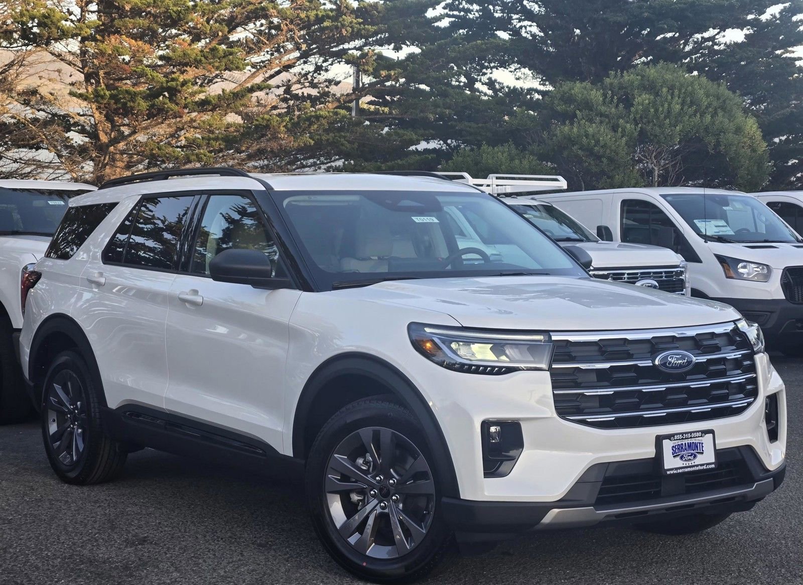 New 2026 Ford Explorer Active w/ Active Comfort Package image 2