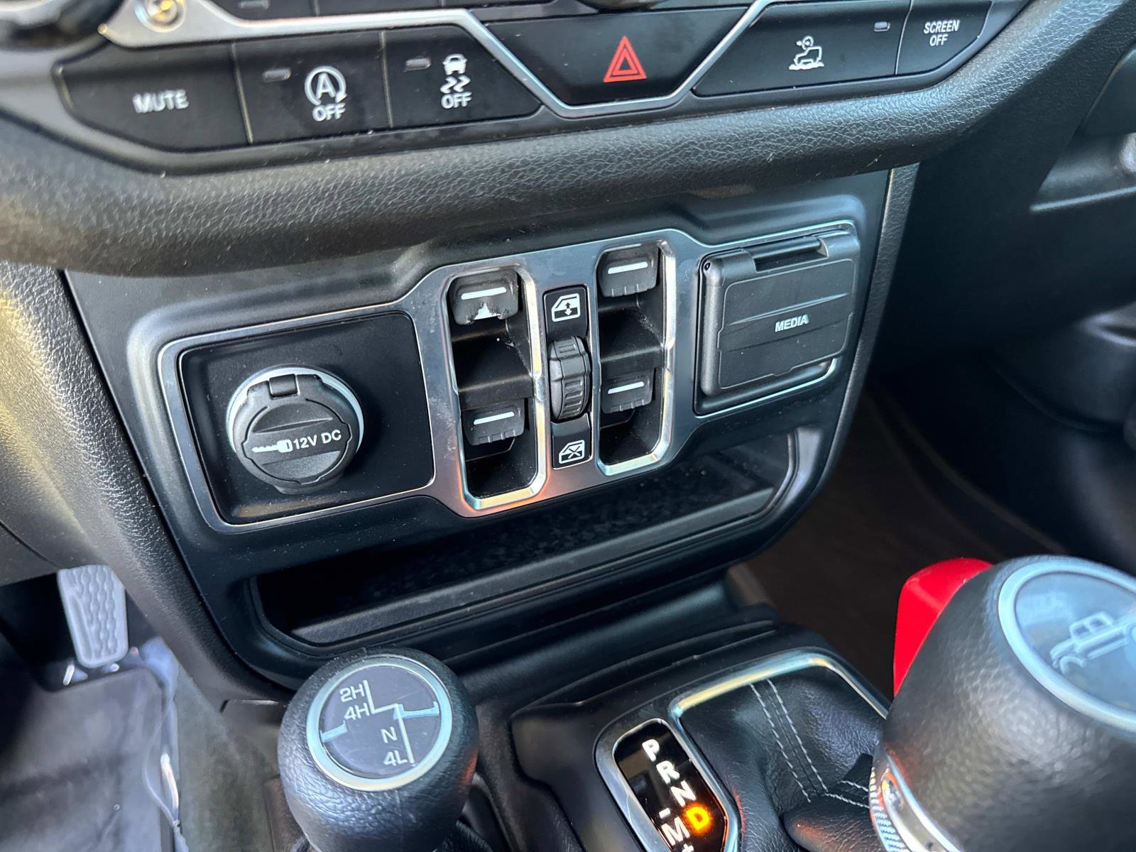 Certified 2024 Jeep Gladiator Sport AWD/4WD image 25