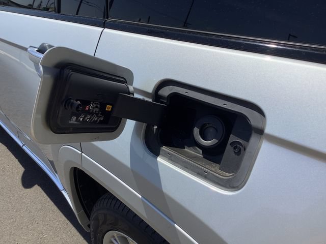 Used 2024 Jeep Grand Cherokee Summit AWD/4WD image 24