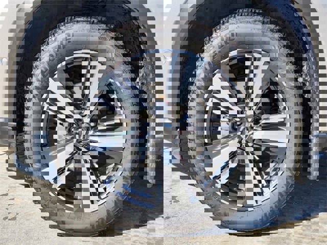 Used 2021 Nissan Rogue Platinum image 7