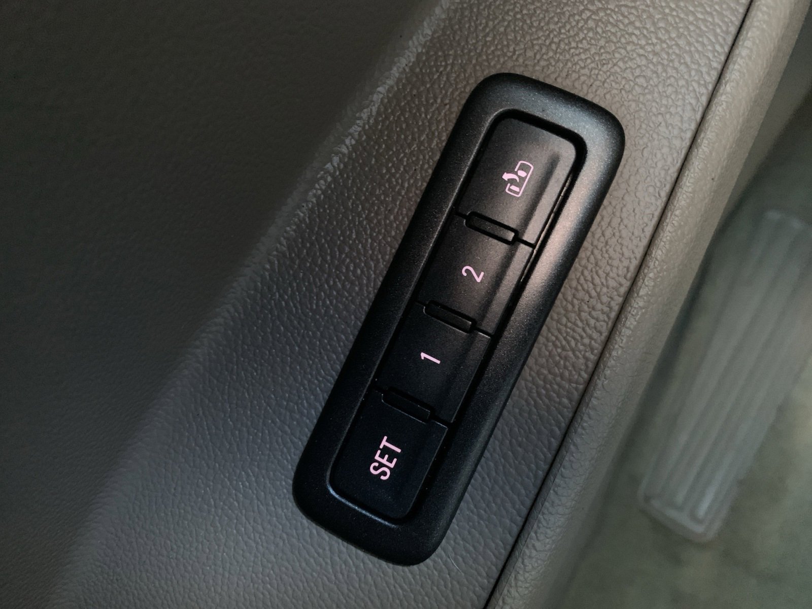 Used 2016 Chevrolet Suburban LTZ image 41