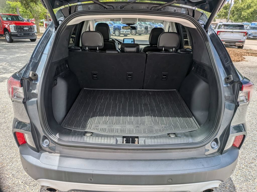 Used 2022 Ford Escape SEL w/ Technology Package FWD image 28