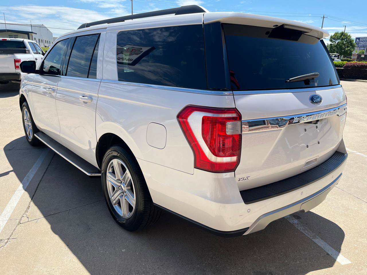 Used 2018 Ford Expedition Max XLT w/ Equipment Group 202A image 4