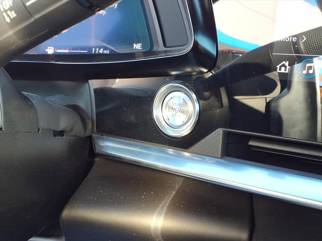 Used 2022 Chevrolet Corvette Stingray Premium Conv w/ Z51 Performance Package image 27