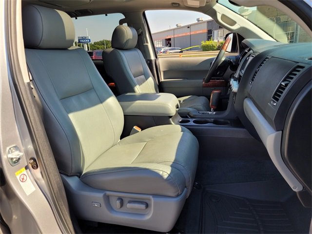 Used 2018 Toyota Sequoia Platinum image 17