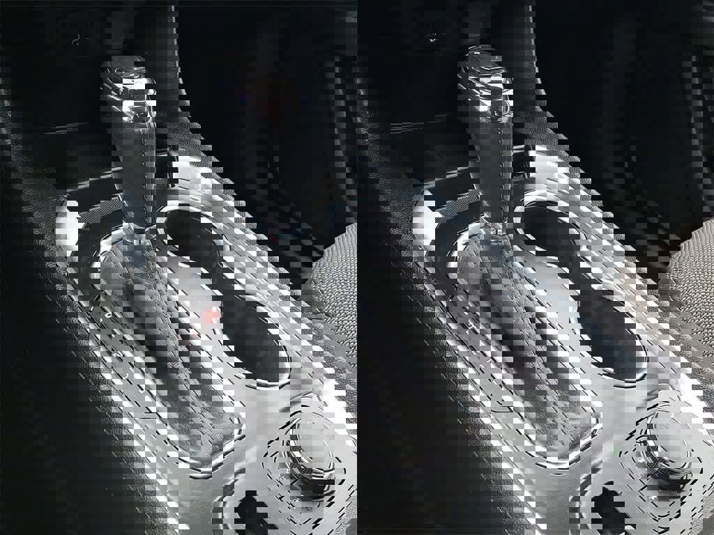 Used 2020 Chevrolet Traverse LT w/ Driver Confidence II Package image 11