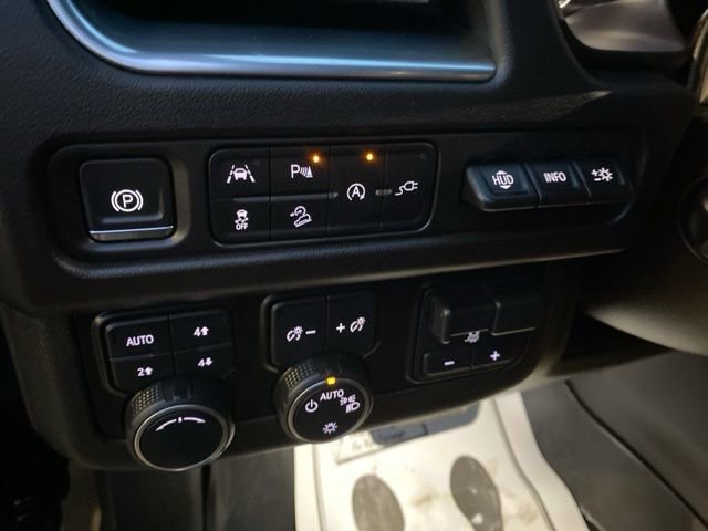 Used 2021 Chevrolet Tahoe High Country w/ Premium Package image 17