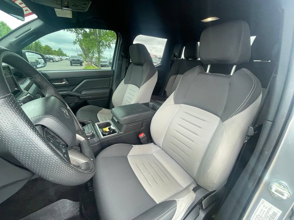 Used 2024 Toyota Tacoma TRD Sport AWD/4WD image 21