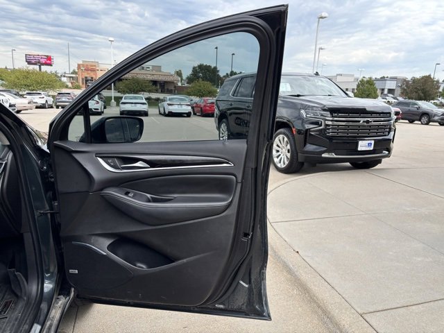 Used 2021 Buick Enclave Avenir w/ Avenir Technology Package image 23