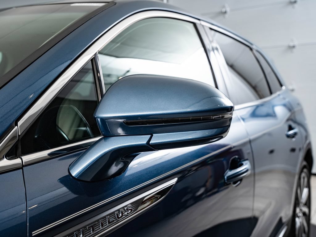 Used 2019 Lincoln Nautilus Select FWD image 17