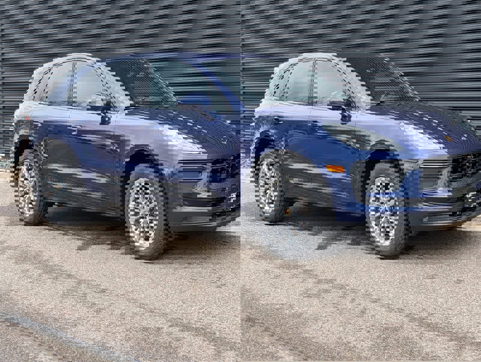 Used 2025 Porsche Macan image 26