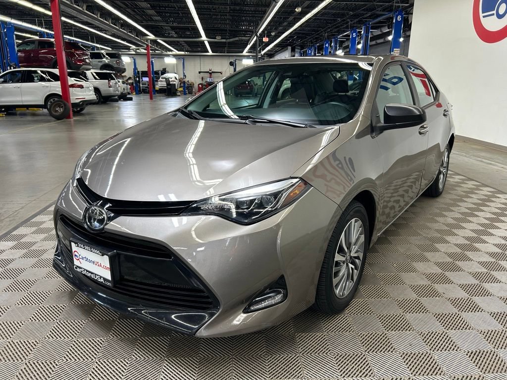 Used 2018 Toyota Corolla XLE w/ Carpet Mat Package (TMS) FWD image 3