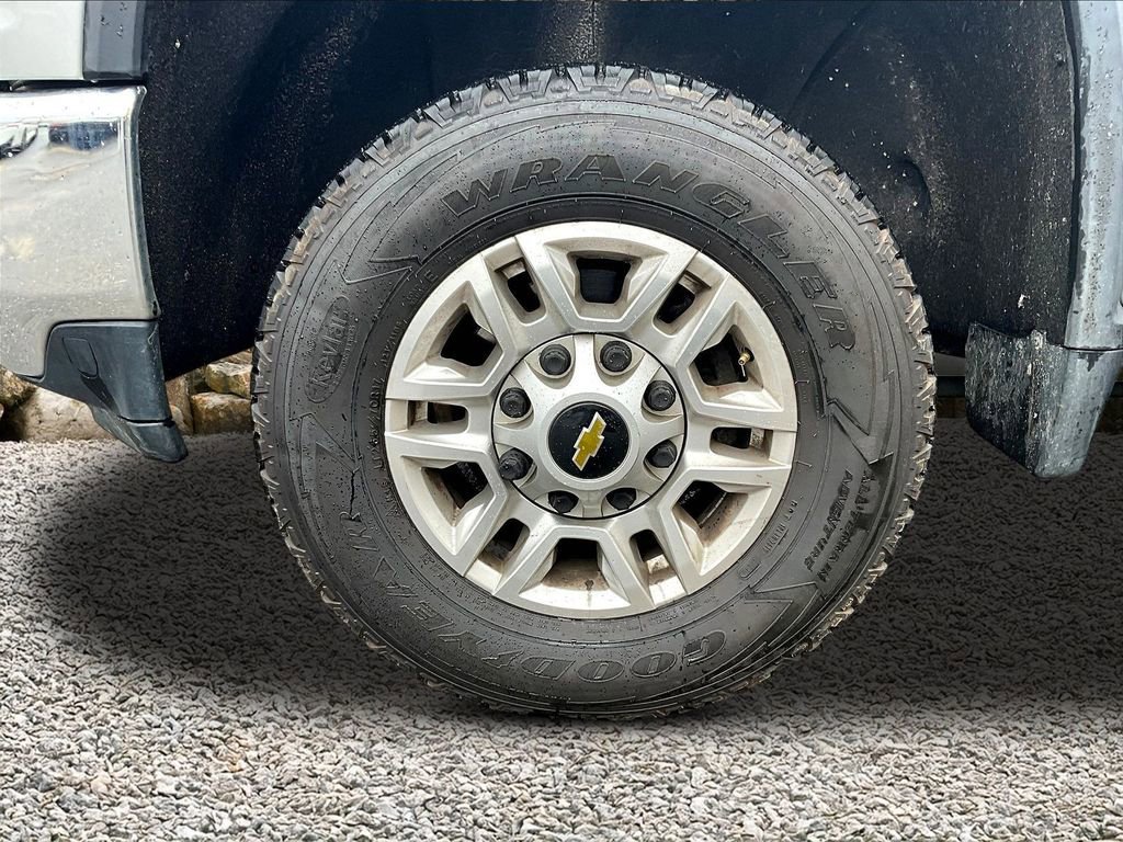 Used 2020 Chevrolet Silverado 2500 LT w/ Fleet Comfort Package image 9