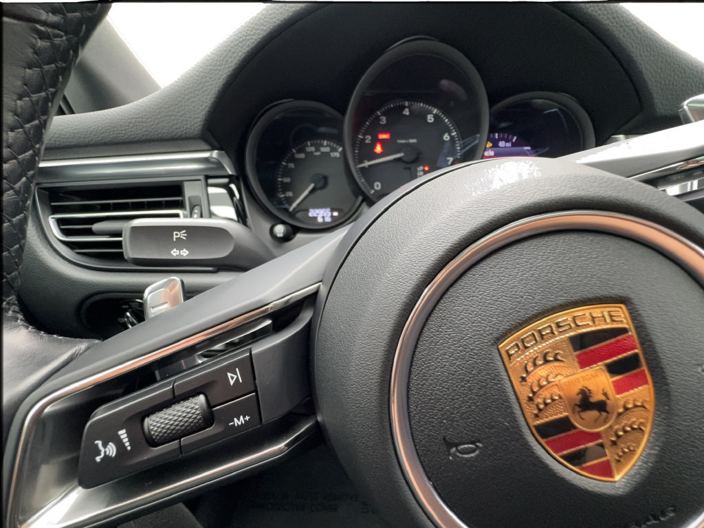 Used 2024 Porsche Macan w/ Premium Plus Package AWD/4WD image 45
