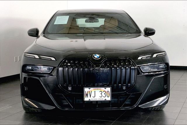 Certified 2023 BMW 740i image 3