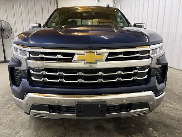Used 2022 Chevrolet Silverado 1500 LTZ w/ LTZ Convenience Package II AWD/4WD image 2