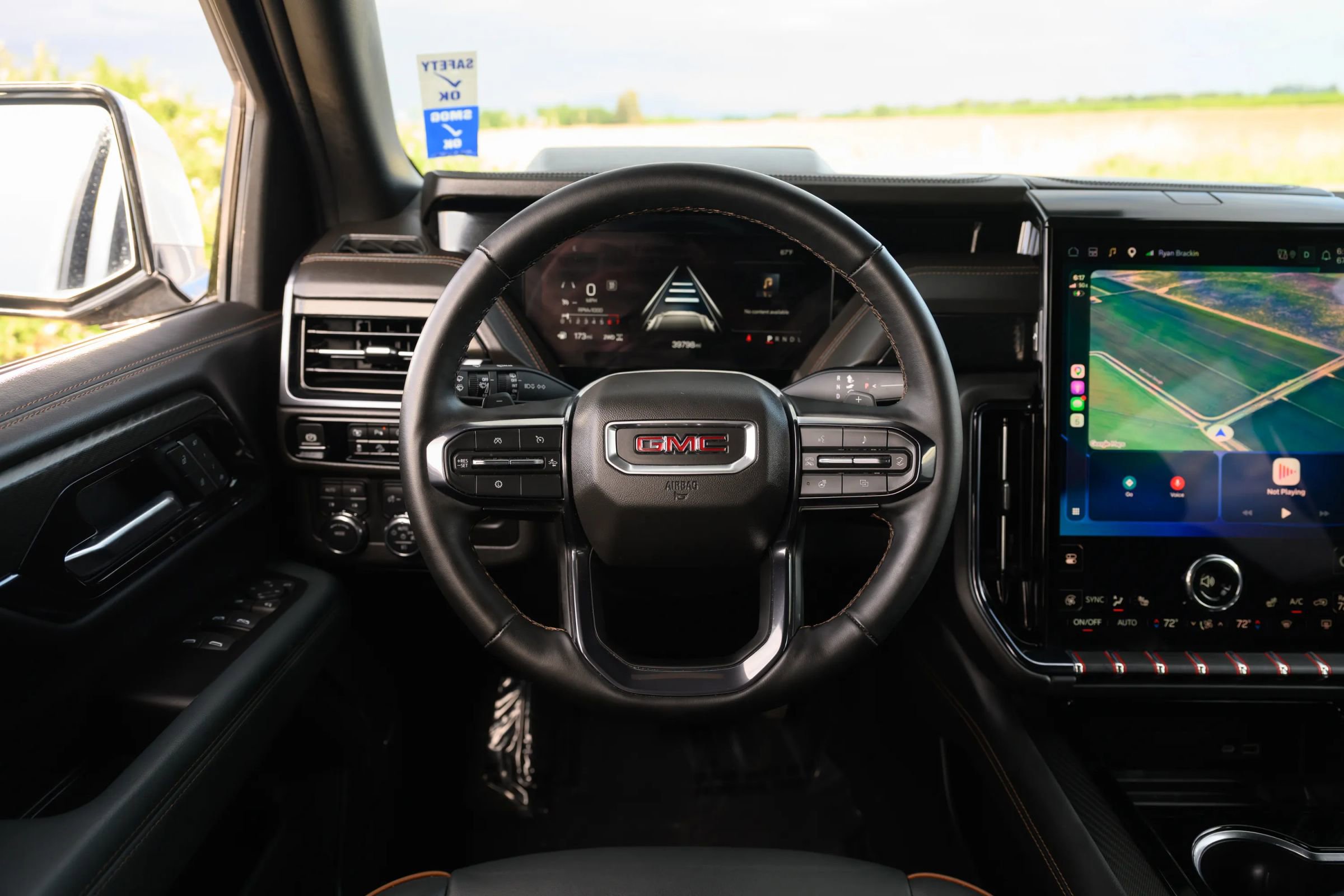 Used 2025 GMC Yukon XL AT4 AWD/4WD image 12