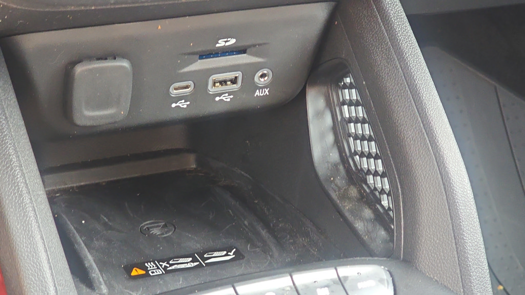 Used 2023 Chevrolet TrailBlazer RS w/ Sun and Liftgate Package AWD/4WD image 9