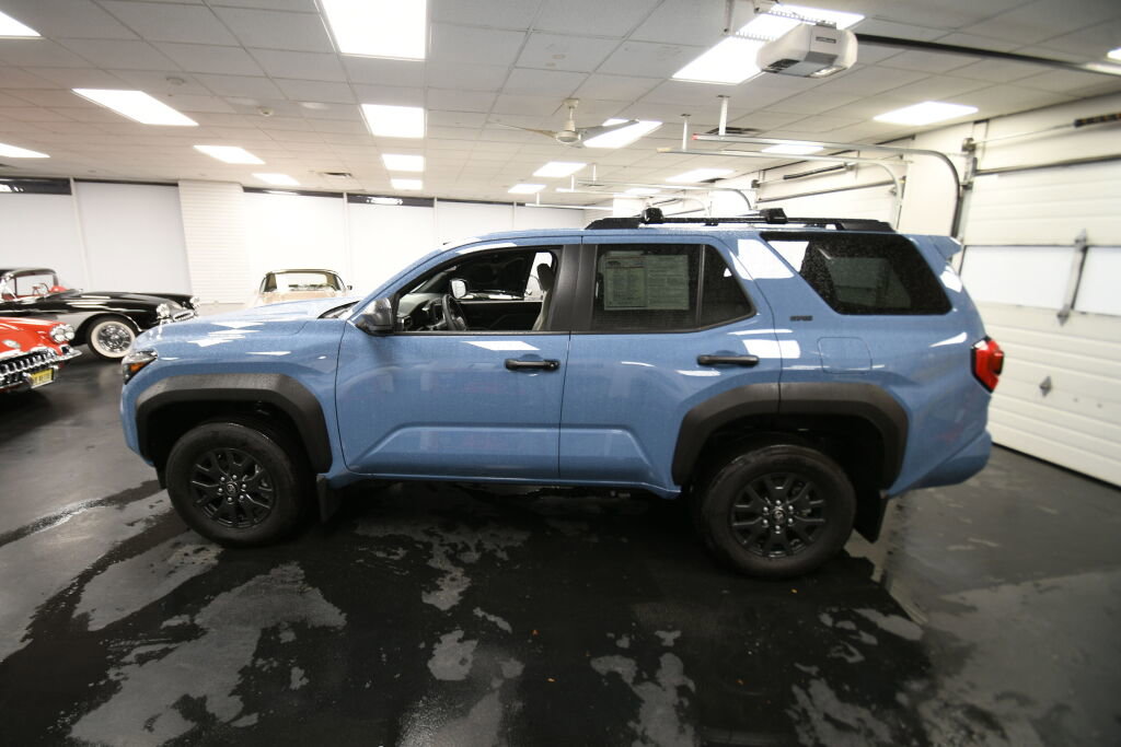Used 2025 Toyota 4Runner SR5 image 4