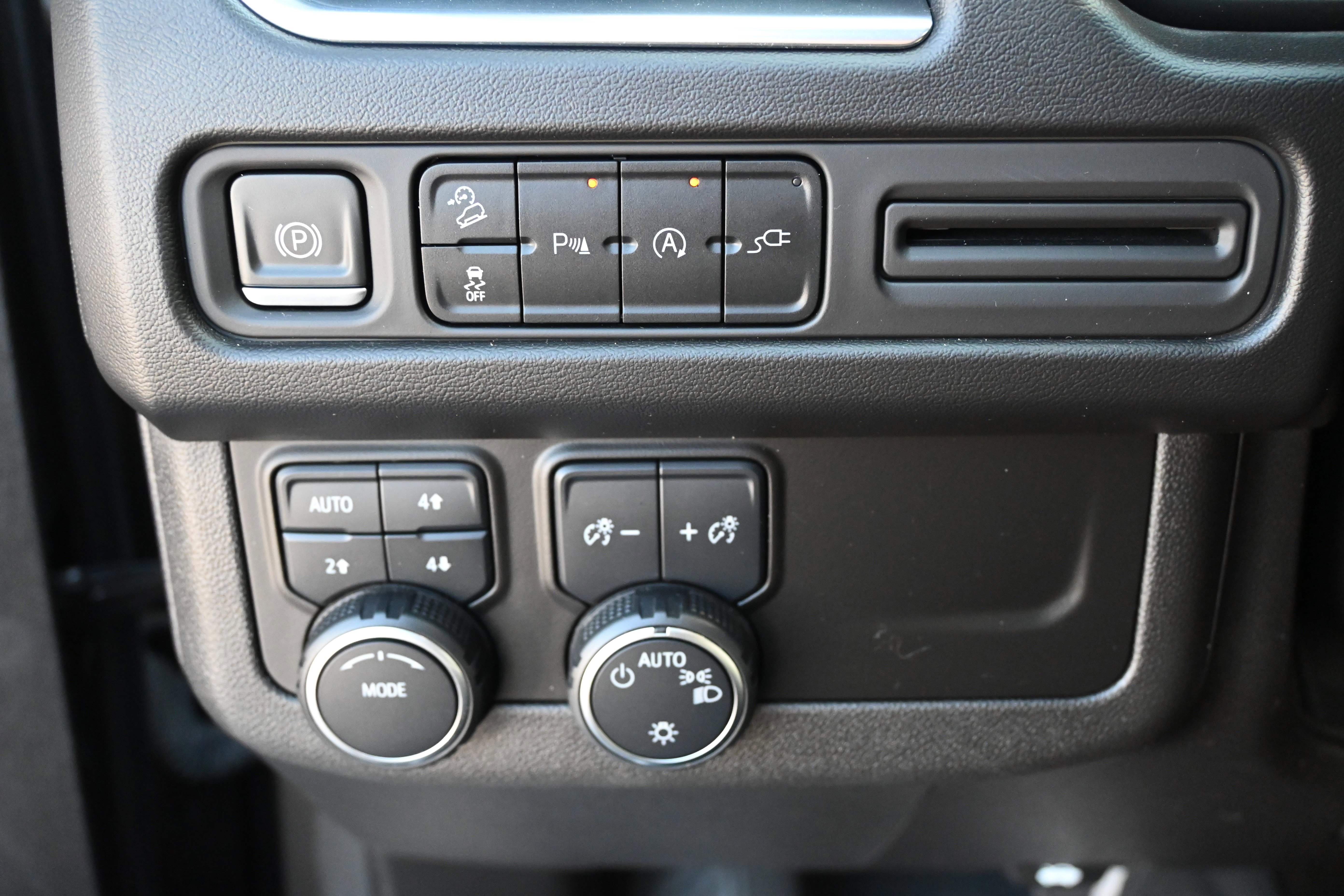 Used 2021 Chevrolet Tahoe Z71 w/ Rear Media and Nav Package image 29